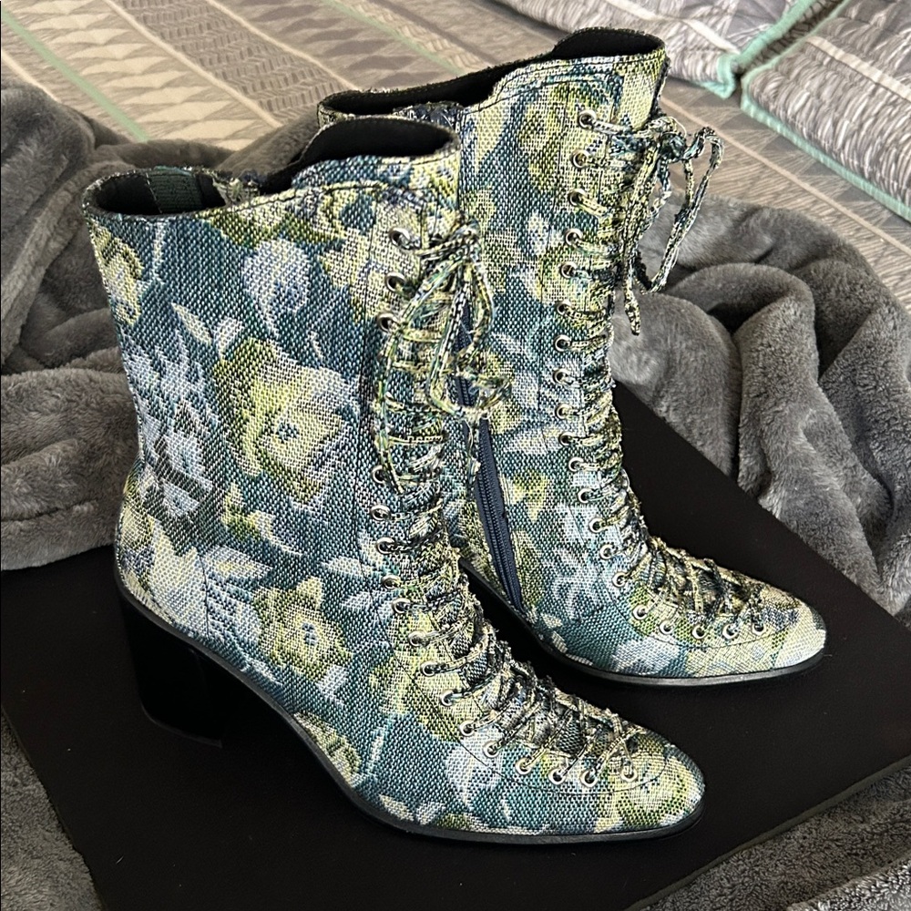 Free People (Jeffrey Campbell) Hastings Lace-Up Heel Boots Sz 7